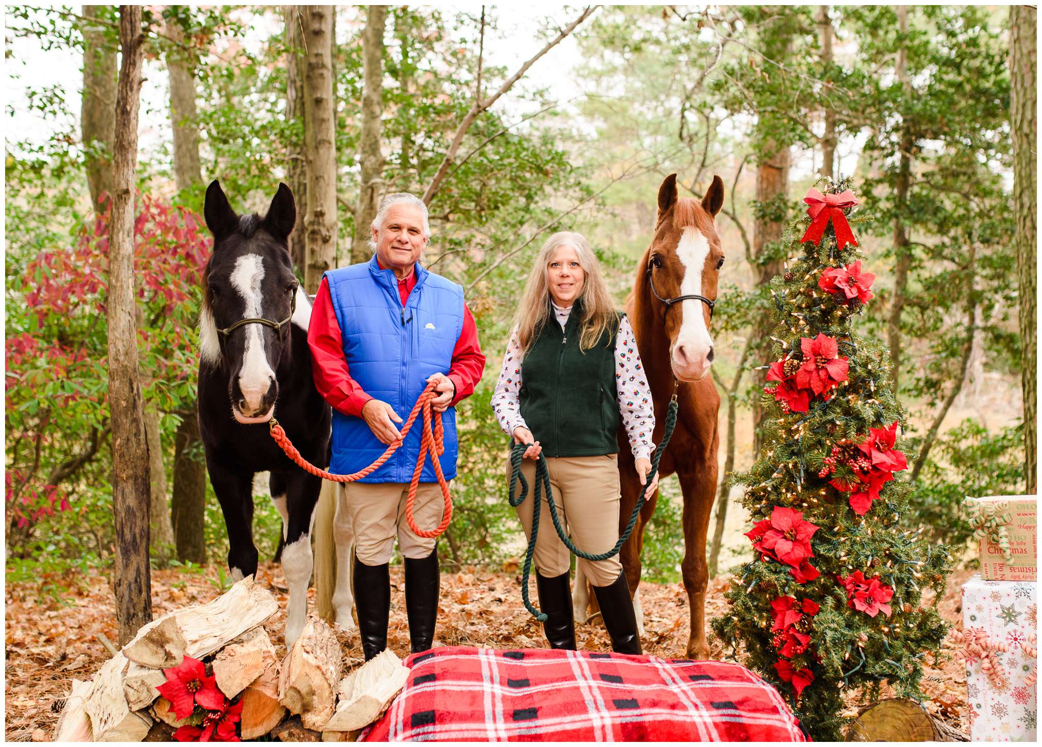  These two horses were just saints for these pictures! They posed perfectly, and just were so good for these. I loved that the Thacker's included them in their photos!&nbsp; 