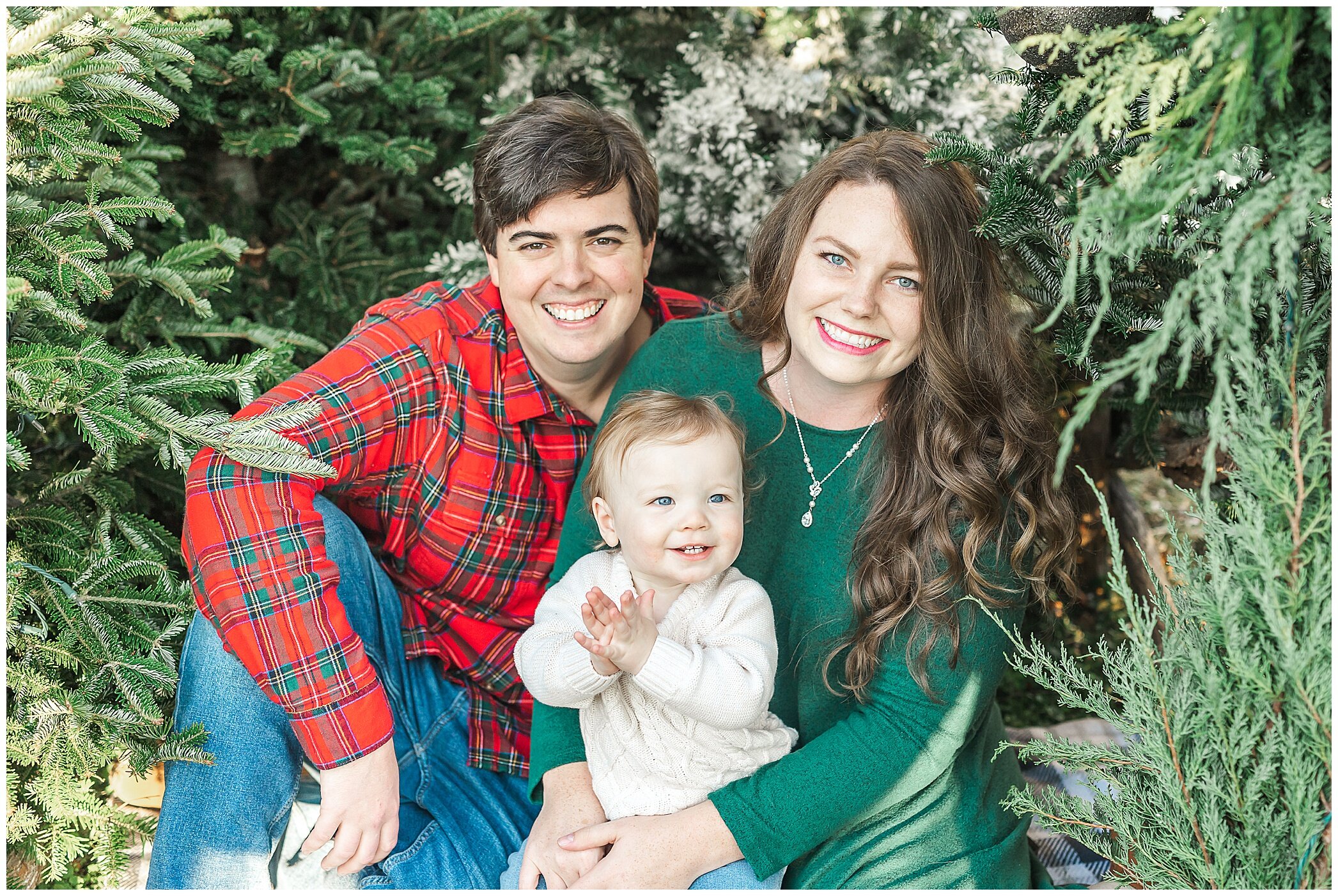 Christmas mini sessions with Ryann Winn Photography at Fleur de Fou with toddler and parents